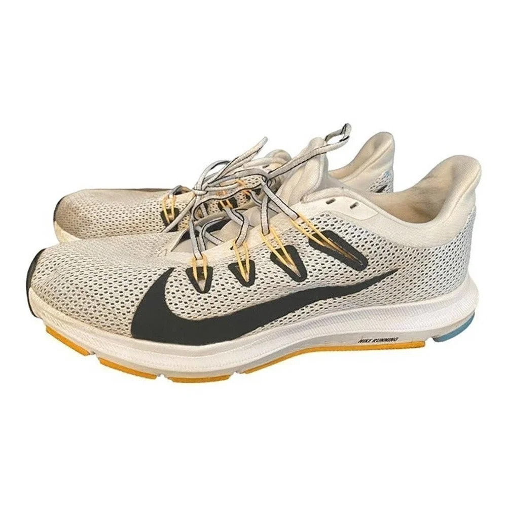 Nike Running Sneakers Mens 9.5 Athletic Lace Up White Black Walking Shoes